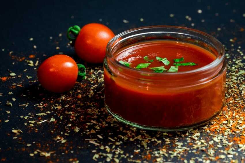 Szkoła gotowania - kuchnia włoska, część 2: Jak zrobić klasyczny włoski sos pomidorowy?