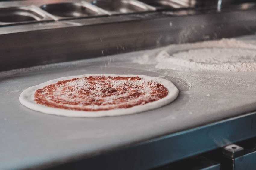 Jak w domu zrobić dobrą włoską pizzę, część 1