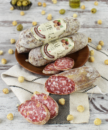 Salame con Nocciola Piemonte IGP - salami z orzechami laskowymi