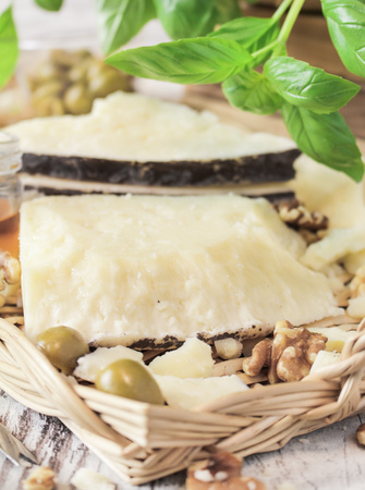 Pecorino Romano Nero DOP - certyfikowany włoski ser z mleka owczego