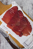 Carne Salada del Trentino IGP - wołowe mięso na carpaccio 