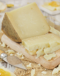 Pecorino Vecchio - włoski ser starzony z mleka owczego bez laktozy